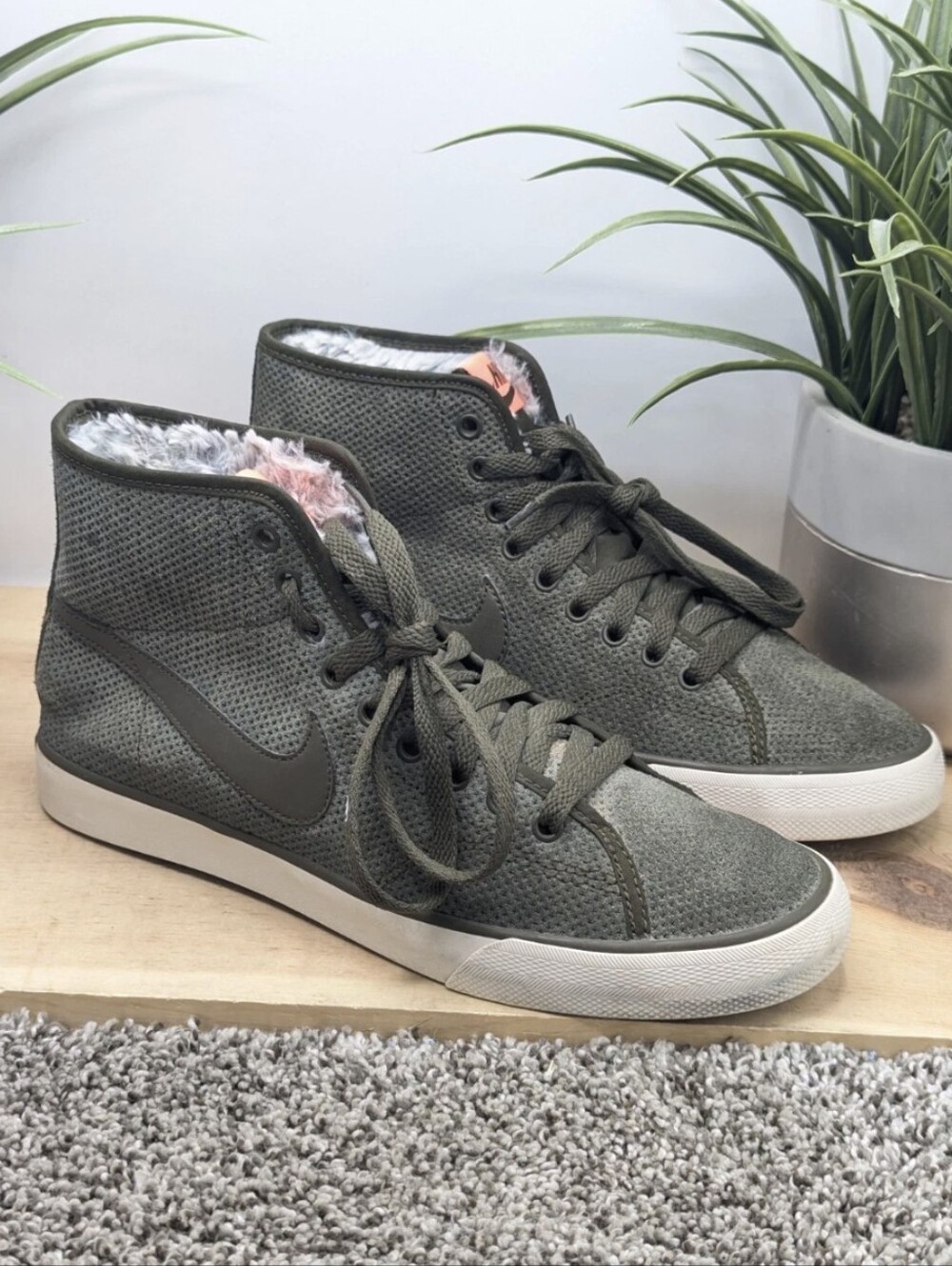 Nike Primo Court Lined Women's Size 10 High Running Shoe Green Casual Comfort